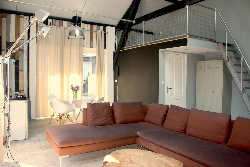 Paardenstal, Private House With Wifi And Free Parking For 1 Car Apartment Weesp Bagian luar foto